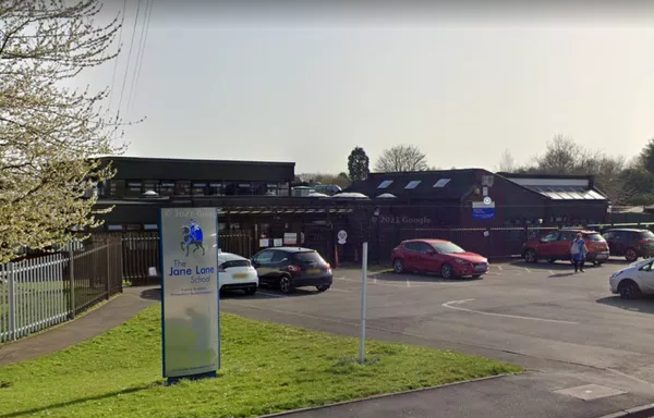 Darlaston Police tweet media
