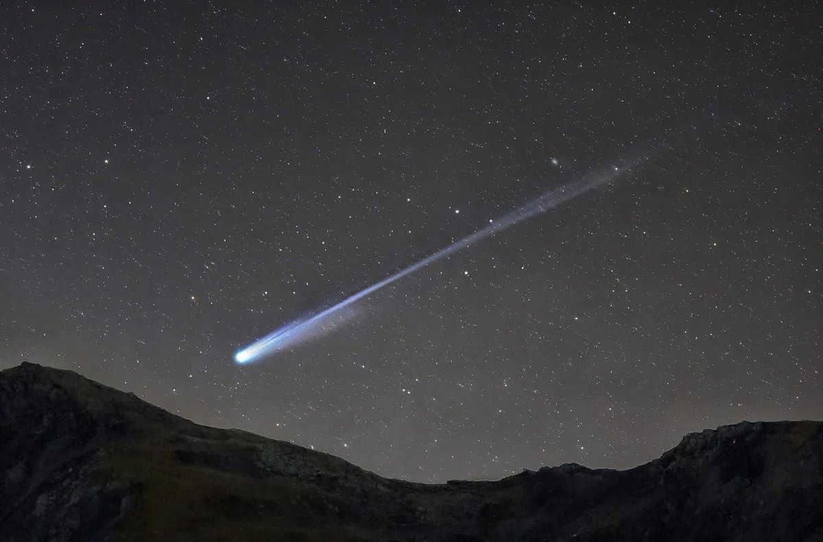 October 17th, at 8 pm, Comet C/2025 A6 Lemmon taken from the Grand San Bernardo pass, 2470mt, in the Aosta Valley. 
Credit Alessandro Cipolat Bares.