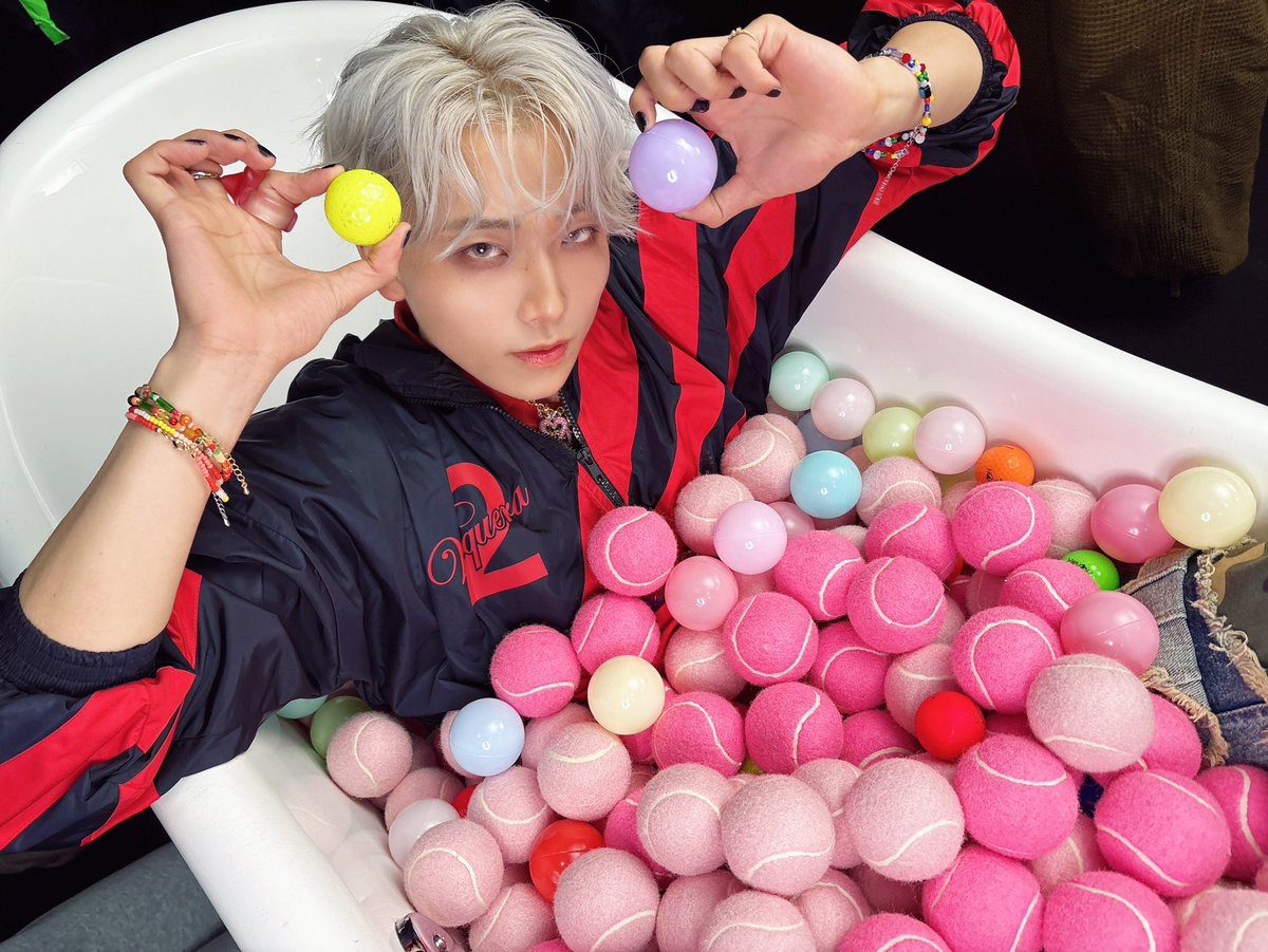 今日のぐーいー🤙😬

MV観てくれたっすか？
youtu.be/v8idT5RIVRM?si…

#真顔ですが風呂っす
#アルバムAMAZONIAは11月26日リリースっす
#一日一回ぐーいー推奨