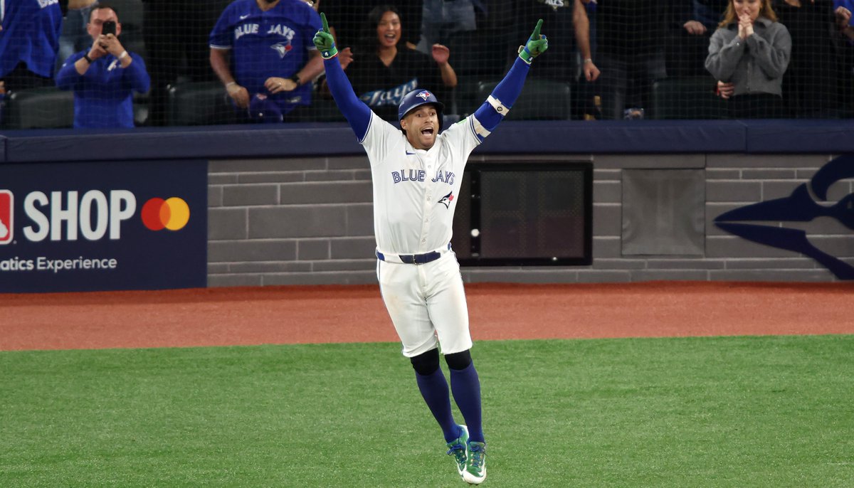 OptaSTATS's tweet image. At Rogers Centre, the @BlueJays have hit a game-winning 3+ run HR in the 7th or later to eliminate an opponent in all 4 rounds:
1993 WS: Carter
2015 ALDS: Bautista
2016 ALWC: Encarnación
2025 ALCS: Springer
No other team has more than 1 such HR at home in their entire history.
