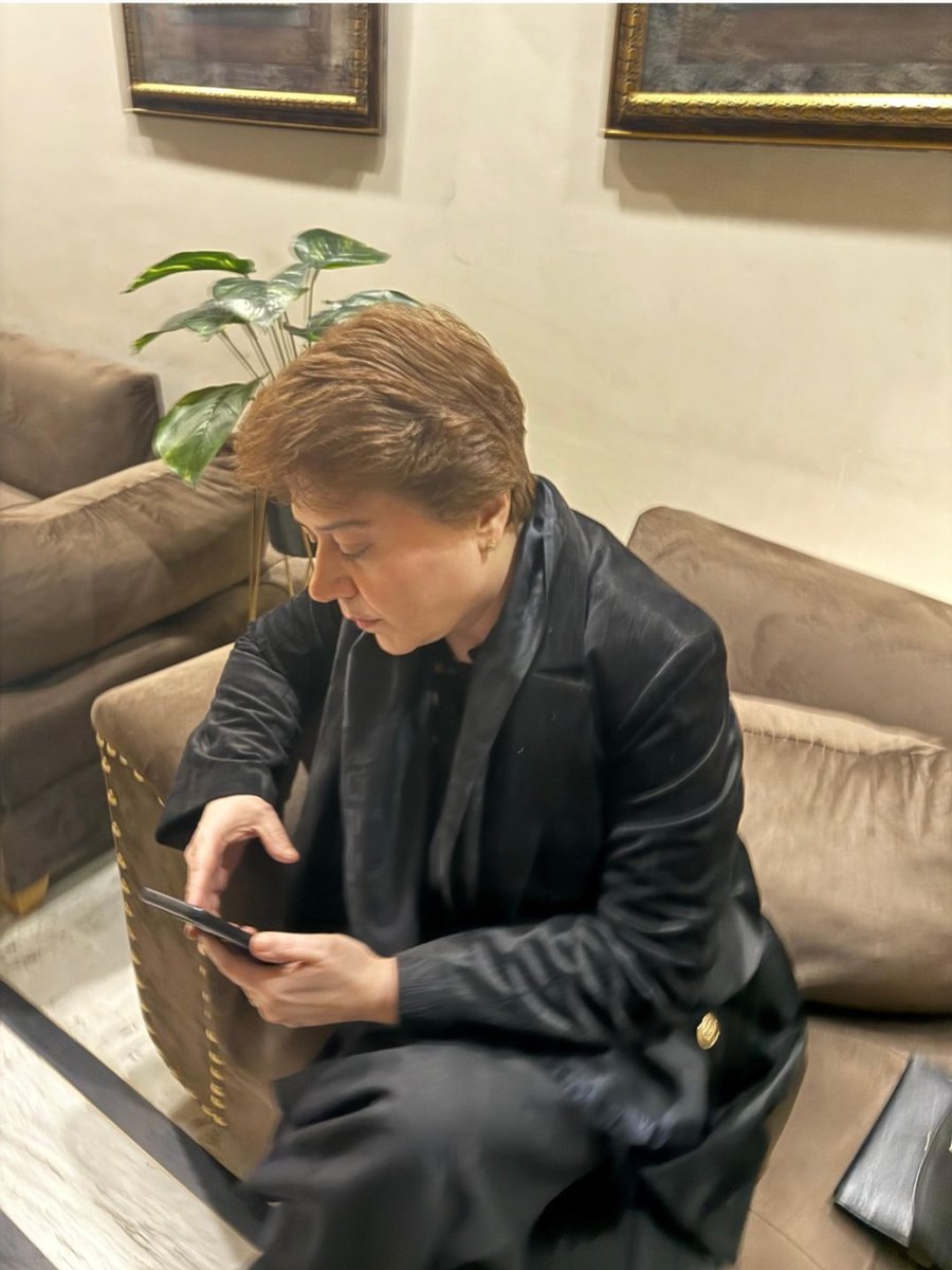 Uzma_azrar's tweet image. #BlackMedia