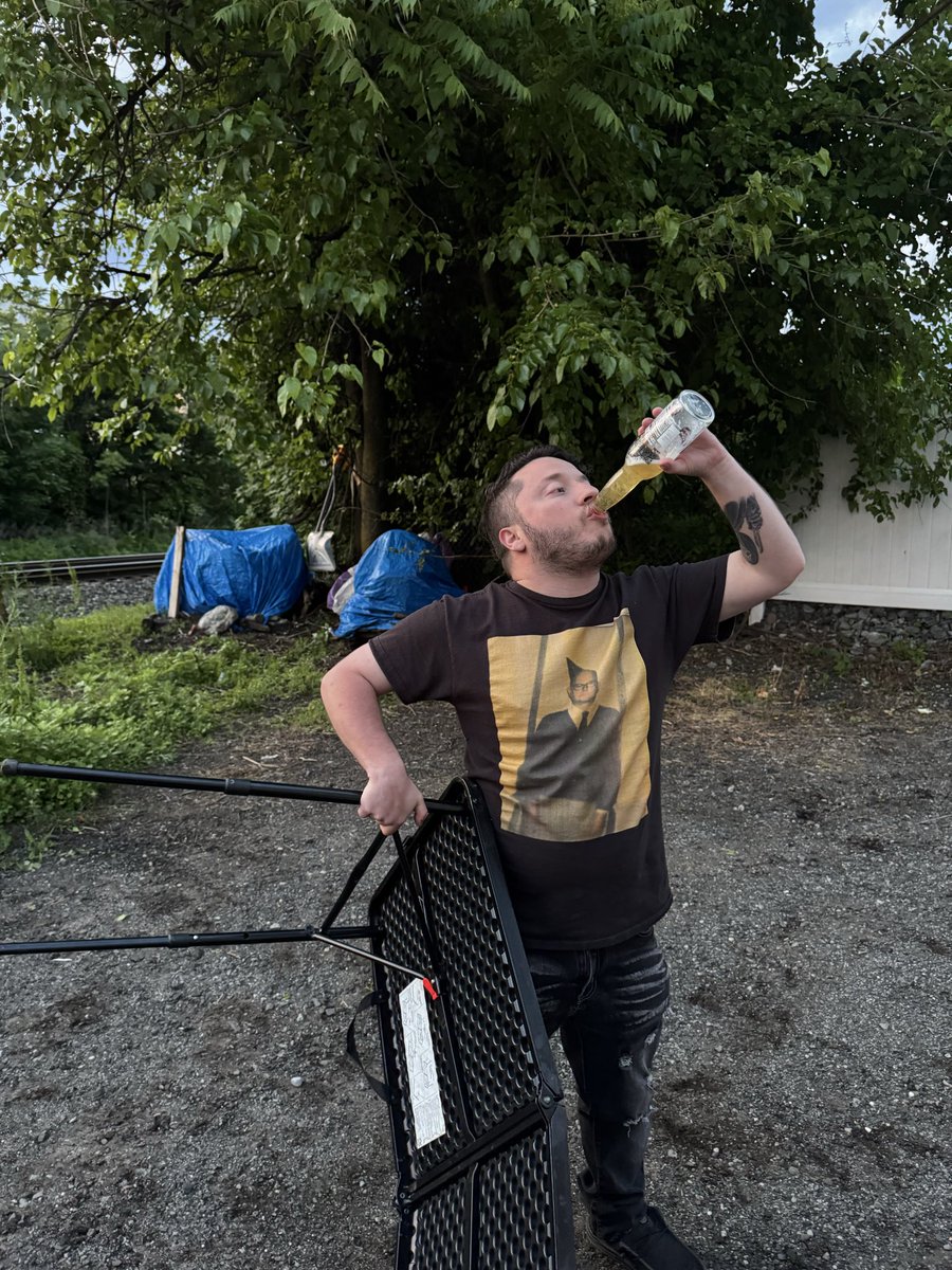 _adamhassing_'s tweet image. the guy who keeps getting away with it: