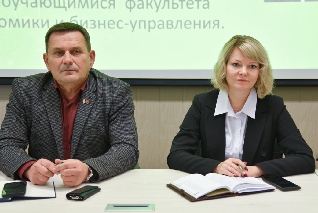 yo_vstu's tweet image. Цикл встреч ректора со студентами: итоги открытого диалога

В Витебском государственном технологическом университете успешно завершился цикл встреч ректора, доктора технических наук, профессора Андрея Александровича Кузнецова со студентами. 
vstu.by/news/3368-tsik…