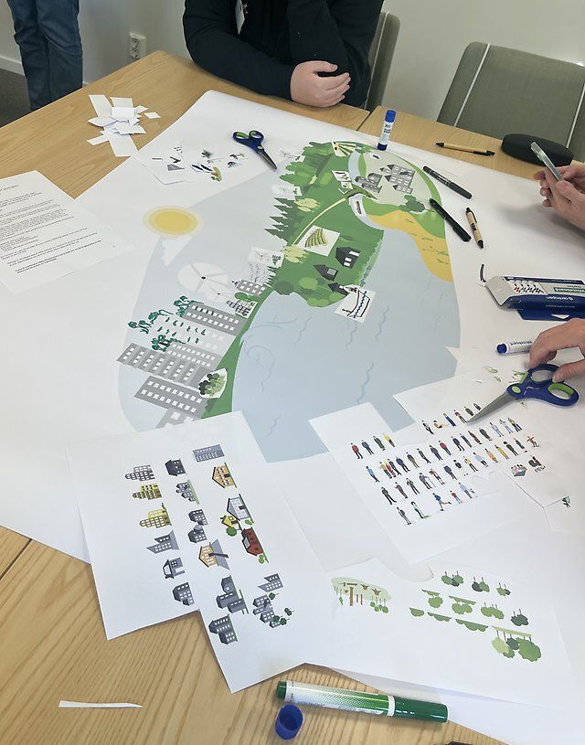 AI4PEX's tweet image. Amazing time at Researchers’ Night at SMHI 🎉 

It was inspiring to see such strong interest from enthusiastic people who stopped by to learn about #AI4PEX modeling, AI, data and clouds☁️🌊🌿
Great collaboration with @optimESM_eu, TipESM &amp;amp; Climateurope2💡
buff.ly/0ysJ0EC