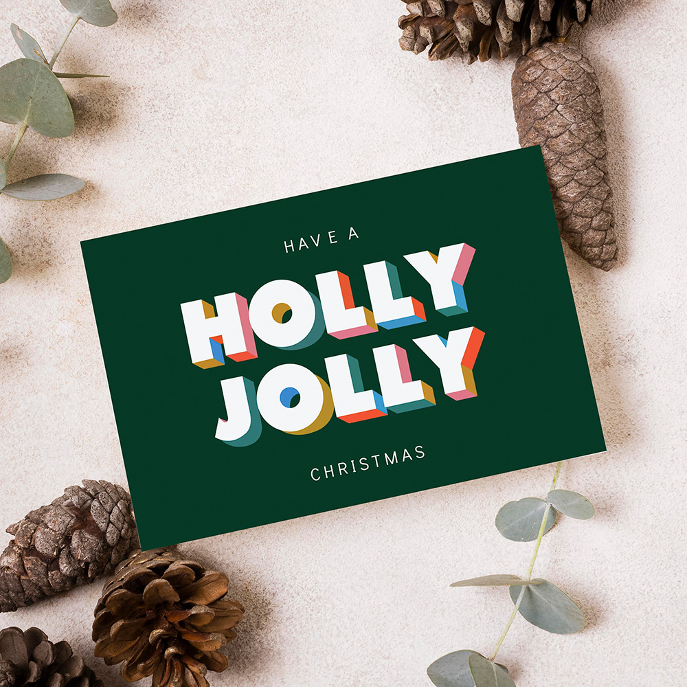 Vrolijke #kerstkaart met de tekst Have a Holly Jolly Christmas in speelse 3D-letters. De donkergroene achtergrond laat de frisse kleuren mooi opvallen. Perfect voor wie houdt van een moderne, optimistische kerstgroet.

koningkaart.nl/kerstkaarten/k…