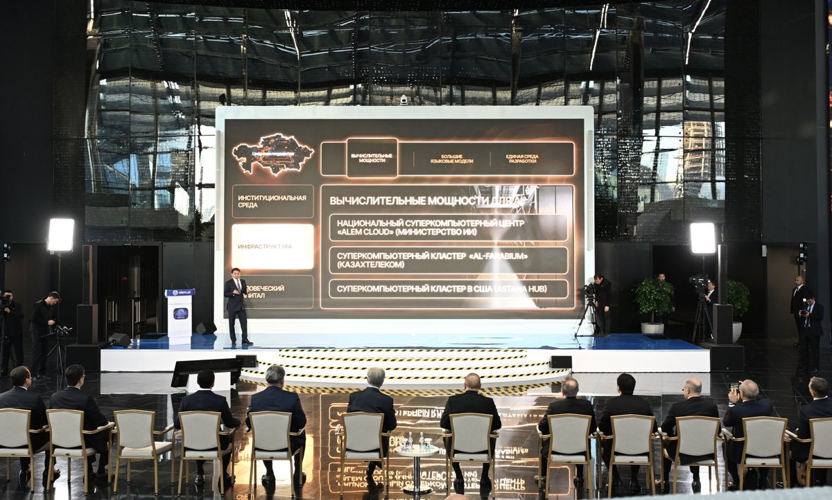 Presidents Ilham Aliyev and Kassym-Jomart Tokayev visited “Alem.ai” International Artificial Intelligence Center in Astana.

president.az/en/articles/vi…