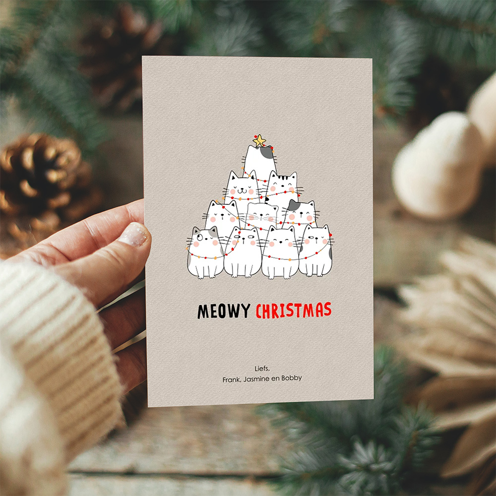 Een vrolijke #kerstkaart voor echte kattenliefhebbers! Op deze speelse kaart vormen schattige katjes samen een kerstboom met lichtjes en een ster. 

nl.pinterest.com/koningkaart/sc…