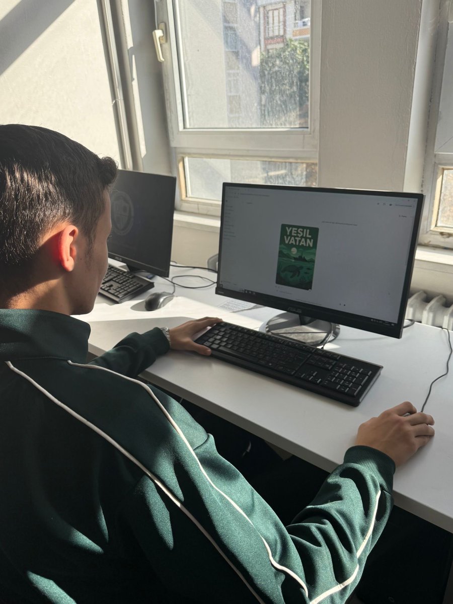 dundarucarmtall's tweet image. Okulumuz Bilişim Teknolojileri Öğretmenleri tarafından “Kod Haftası(Code Week)” kapsamında bu hafta öğrencilerimizle birlikte “Yeşil Vatan” temalı afiş tasarımları yapılmıştır. Emeği geçen öğretmen ve öğrencilerimize teşekkür ederiz 🌸 #codeweek #mebyegitek #yeşilvatan