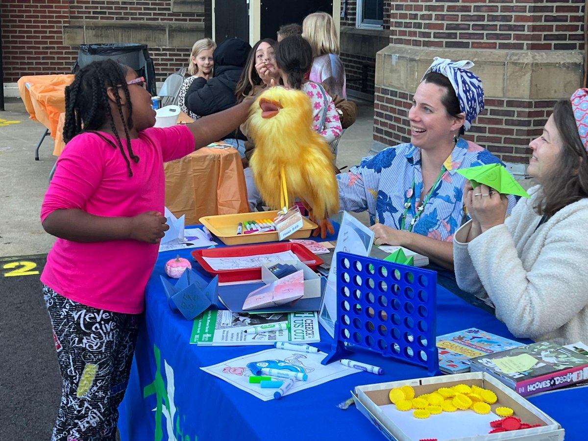 Good morning,

Please use the link below to broadcast The Noble Morning Show:

youtu.be/Pb02-sH3P2o?fe…
#CHUHSchools #CHUHNoble