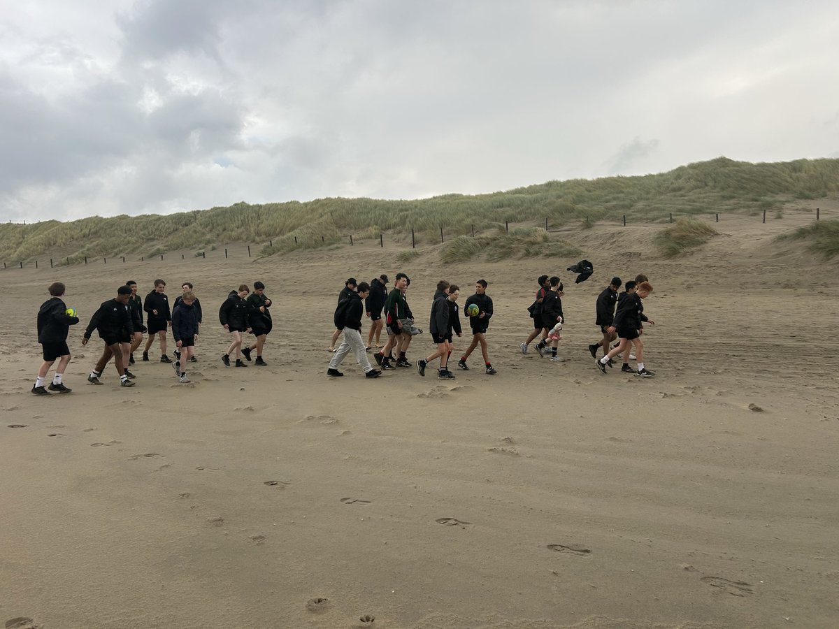 Lovely morning walk to blow off the cobweb’s. 🟢🔴⚫️🏉🇱🇺 #agsbsport