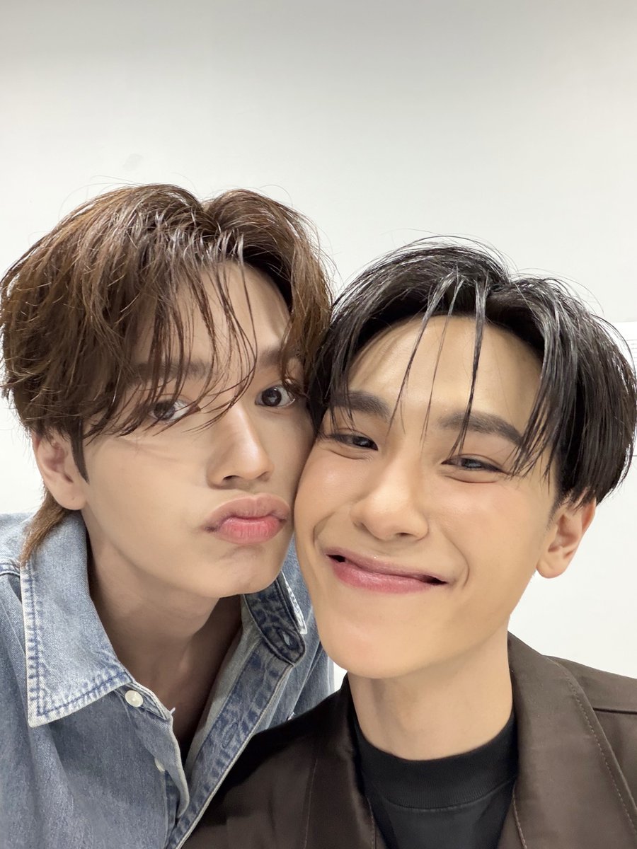 ตุ่มแก้มแล้วอย่าลืมดื่มดีน่าด้วยค้าบบ 🩵

JM JBESTIVAL 2025

#DNAxJuniorMark