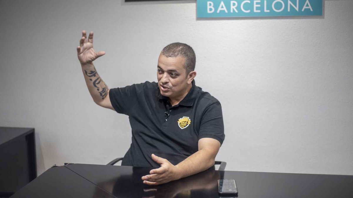 Tito Álvarez era dels Boixos Nois quan aquests amenaçaven de mort a Laporta, teniu mil proves de fotos de l'època si regireu internet, tothom té dret a canviar quan fot mil anys d'això, però el paio és el menys indicat per protagonitzar cap lideratge taxi VS FCB.