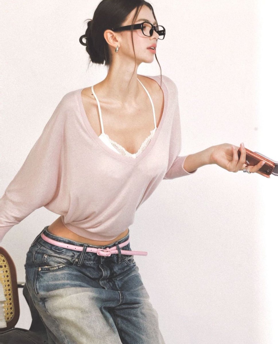 CurationStyle's tweet image. Great style starts when you stop asking, “Is this trendy?”
and start asking, “Is this me?” 👠
#PersonalStyle #BeYourself