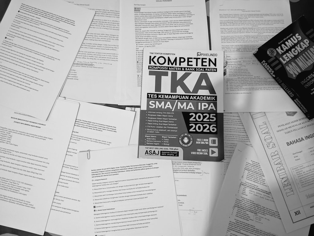 Academic pressure hit me, i hope Allah makes everything easier and i get good results for all my struggles. But it will all be worth it.  🥹🥹