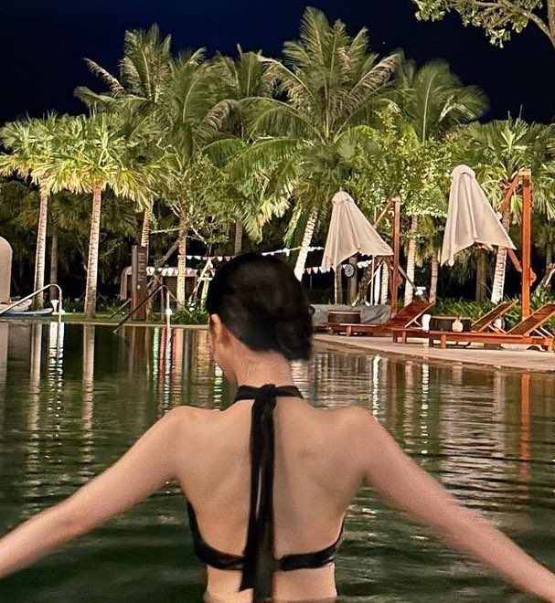 hourly karina tweet media