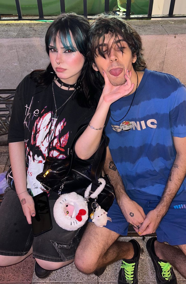 S1XD6XX's tweet image. can u blame me tho? (she is actually my sister btw)