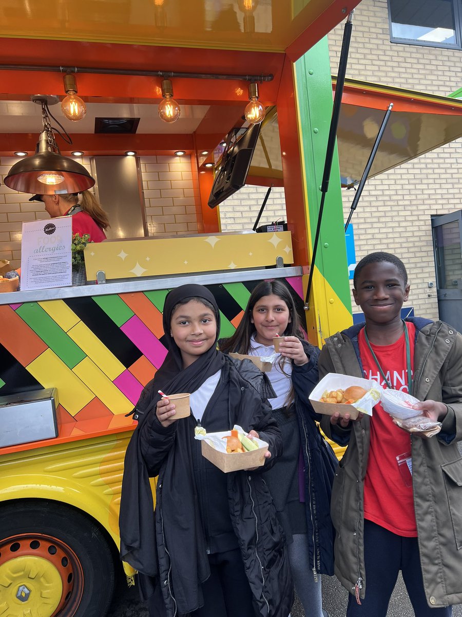 Thornbury Primary Leadership Academy tweet media