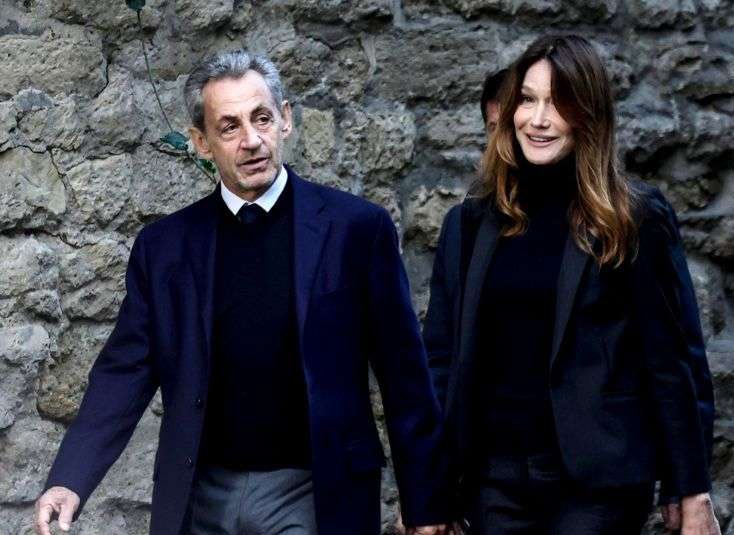SoyDavidInsua's tweet photo. En mi cabeza Sarkozy ha entrado a prisión y ha descubierto, ante su asombro, que su compañero de celda es el marido de Raquel Mosquera. Y de esa fantasía no me bajo. https://t.co/FfTMkVgV1x