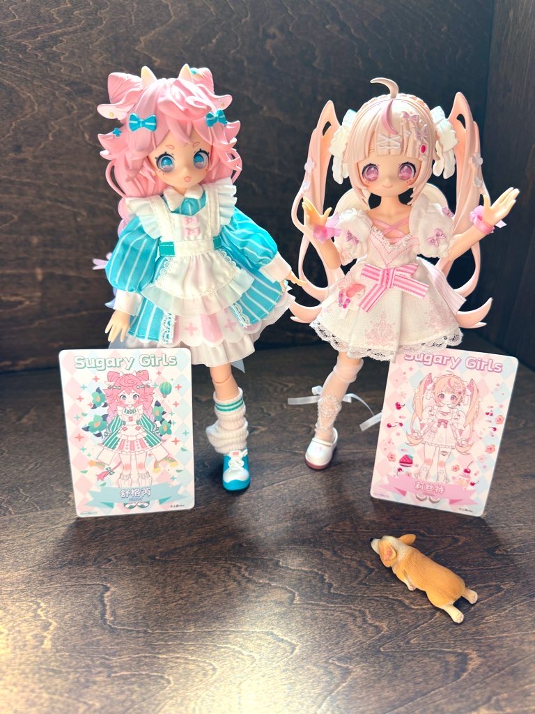kanoe0owe's tweet photo. 最近は…突然のブラインドドール沼に足を突っ込みました【近況報告】
⬅️左は最初にお迎えした子たち
             ➡️右は追加でお迎えした子たち
どっちもkawaii🫣💕どうしよう❓❓❓(？) https://t.co/F8XKjiLjht