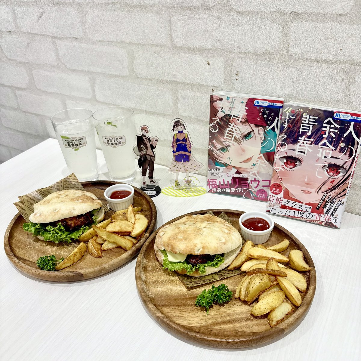 junkuro1209's tweet photo. 人るなメニューで「美味しく食べるな」してきた👟🫧❕1巻の名シーンがぎゅっと詰まったメニュー🫰🏻あまりにもザ・青春すぎる！
人るなメニューを食べながら、お友だちと本誌Day16の話ができる時間とこの空間の尊さ絶対忘れたくない🥲✨️
#人の余命で青春するな
#福山リョウコ25周年歴代メンズ執事喫茶 https://t.co/NBKbWgNx4N
