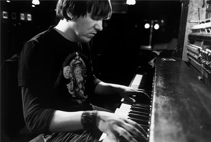 “Playing things too safe is the most popular way to fail.”

22 yrs ago today, we lost Elliott Smith – one of most unbelievably gifted musicians of all time. His soulful work made an enormous impact on several singer songwriters and he continues to be missed dearly. RIP 🕊🤍