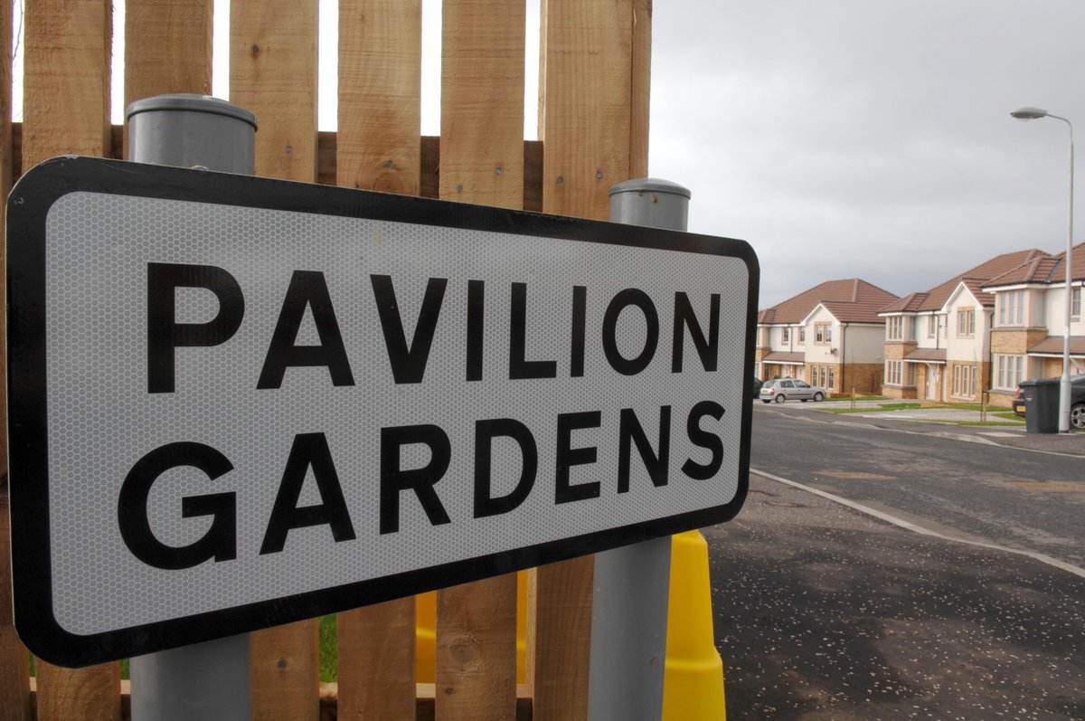 🏡🌳Pavilion Gardens Estate Walkabout🌳🏡

📆 TODAY Wednesday 22nd October 
⏰ 9.30am
📍 Join Tenant Partners Sharon and Annmarie meeting at the top of Pavilion Gardens.