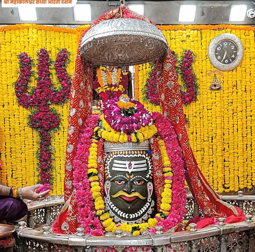 Manoj Tyagi (@manojptyagi) on Twitter photo 🙏🌹*जय श्री महाकाल*🌹🙏
*श्री महाकालेश्वर ज्योतिर्लिंग का आज का संध्या आरती शृंगार दर्शन*
🔱 *21 अक्टूबर 2025 (मंगलवार)*🔱 🙏🌹*जय श्री महाकाल*🌹🙏
*श्री महाकालेश्वर ज्योतिर्लिंग का आज का संध्या आरती शृंगार दर्शन*
🔱 *21 अक्टूबर 2025 (मंगलवार)*🔱