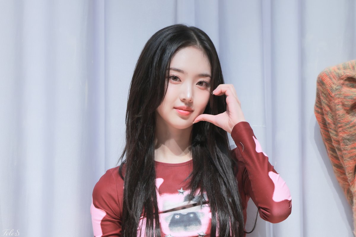 𝙁𝙚𝙡𝙚𝙨 tweet media