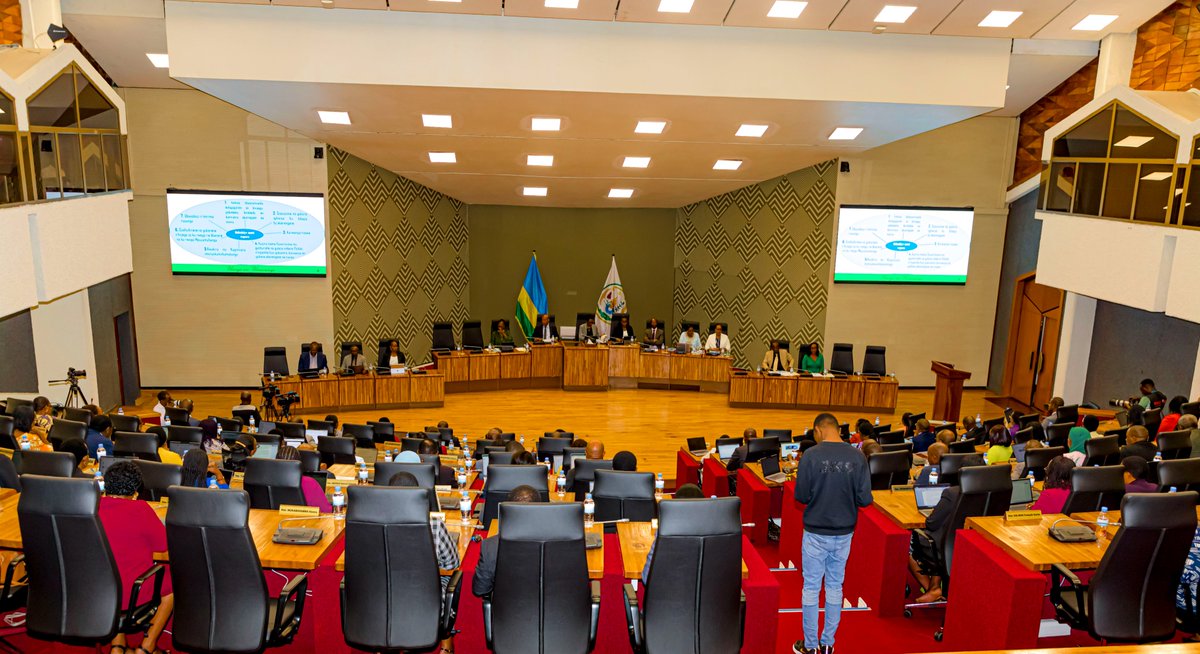 RwandaOmbudsman's tweet photo. 🚨Nonaha🚨Urwego rw’Umuvunyi ruri kugeza kuri @RwandaParliamnt ,raporo y’ibikorwa byarwo ya 2024/2025 na gahunda y’ibikorwa ya 2025/2026 https://t.co/rEmkIql5LP