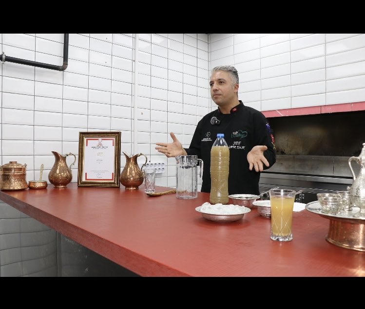 “Haliliye Belediyesine Teşekkürler.”

Şanlıurfa mutfağında önemli bir yere sahip olan koruk suyu, “Asma Ekşisi” adıyla Haliliye Belediyesinin müracaatı ile,Türk Patent ve Marka Kurumu tarafından tescillendi.
<a href="/haliliyebasin/">Haliliye Belediyesi İletişim Merkezi</a> 
<a href="/mcanpolatnet/">Mehmet CANPOLAT 🇹🇷</a>