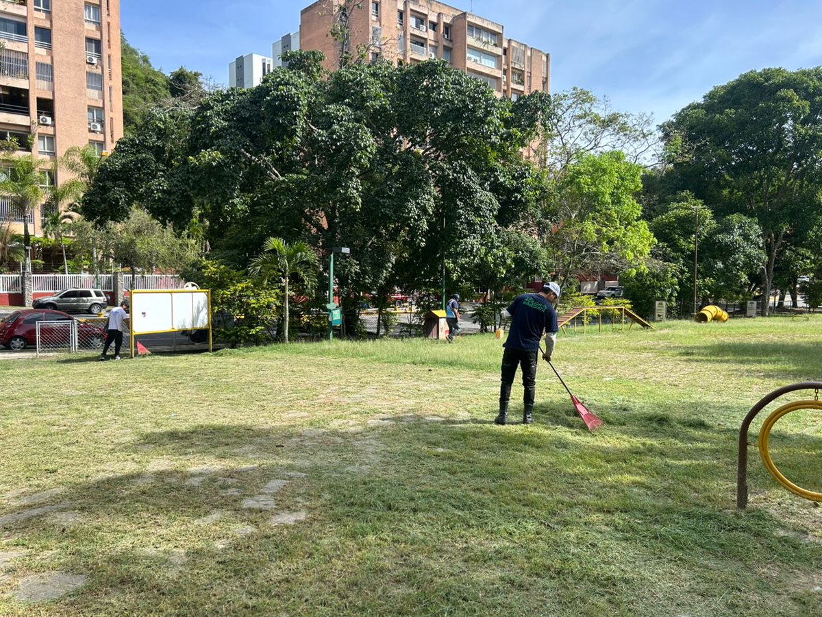 Baruta es Calidad de Vida 🍃. 

Cuadrillas de Acción Inmediata trabajando en cada rincón del municipio. 

✅ Desmalezado, saneamiento y recolección de desechos vegetales. 
📍Prados del Este.
📍Colinas de Valle Arriba.
📍Caurimare.
📍Chuao.
📍Parque de Mascotas, Vizcaya.