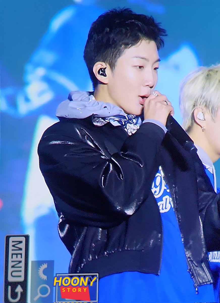 hoonystory0111's tweet photo. 251021 충남대
역시 블루가 퍼컬💙
#HOONY #이승훈 #LEESEUNGHOON
@official_hoony_ https://t.co/ppdLyuB6Ew