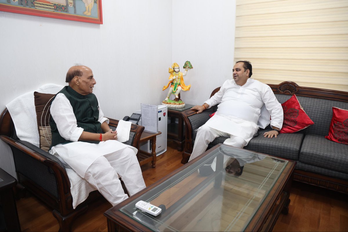 Pankaj Kumar Singh (@drpankajbjp) on Twitter photo आज देश के यशस्वी रक्षा मंत्री श्री <a href="/rajnathsingh/">Rajnath Singh</a> जी से सौजन्य भेंट कर उन्हें दीपावली की हार्दिक शुभकामनाएं एवं बधाई दी।
उनका स्नेह, मार्गदर्शन और राष्ट्रहित के प्रति समर्पण सदैव प्रेरणादायी रहा है।
देश की सुरक्षा और सम्मान के लिए उनके योगदान को नमन करते हुए, उनके स्वस्थ एवं आज देश के यशस्वी रक्षा मंत्री श्री <a href="/rajnathsingh/">Rajnath Singh</a> जी से सौजन्य भेंट कर उन्हें दीपावली की हार्दिक शुभकामनाएं एवं बधाई दी।
उनका स्नेह, मार्गदर्शन और राष्ट्रहित के प्रति समर्पण सदैव प्रेरणादायी रहा है।
देश की सुरक्षा और सम्मान के लिए उनके योगदान को नमन करते हुए, उनके स्वस्थ एवं