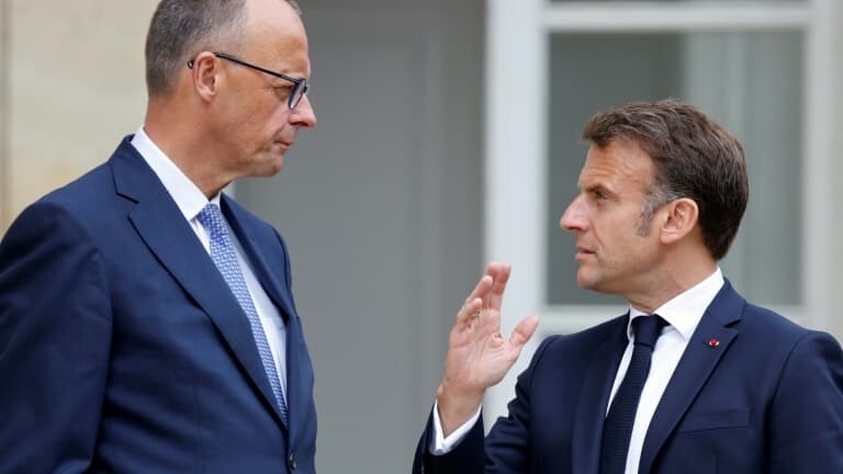 BFMTV's tweet image. La France et l&apos;Espagne s&apos;opposent au chancelier allemand: les deux pays insistent pour maintenir l&apos;interdiction des voitures thermiques neuves en 2035
l.bfmtv.com/BLBK