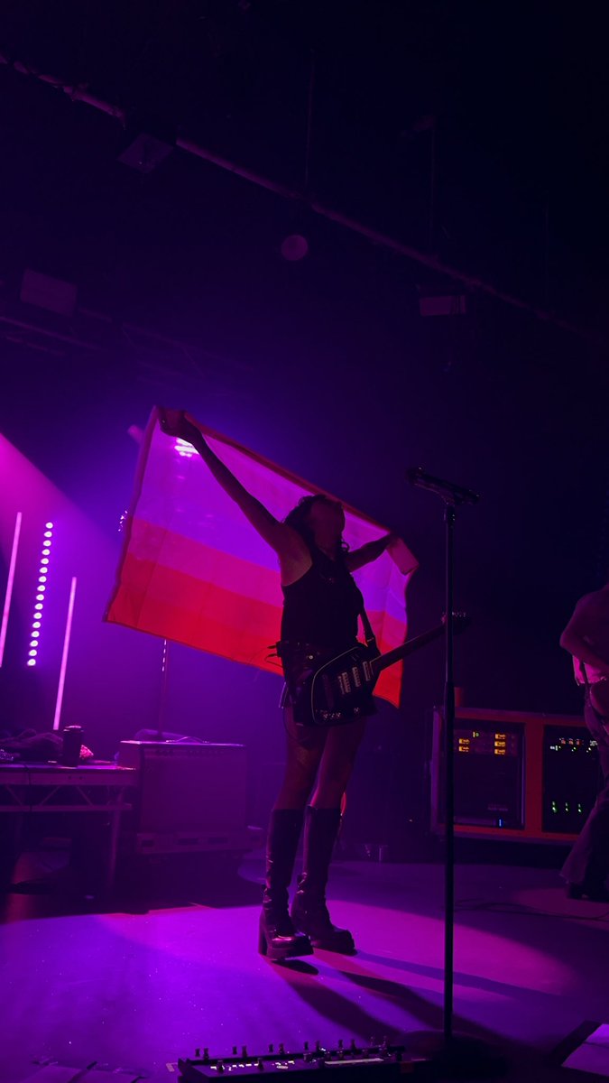 Pale Waves Live, HQ🖤 tweet media