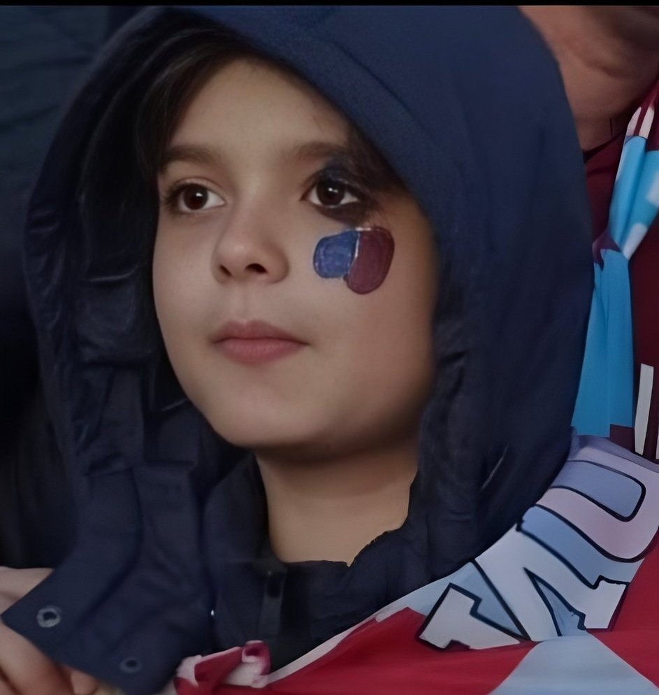 Sen biliyormusun 
Bugün 
Bizi çok üzdüler Ahmet