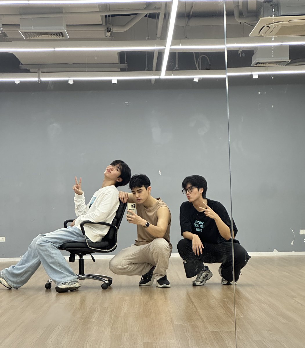 BarcodeTin's tweet image. รวบรวมเด็กหนุ่ม🙌