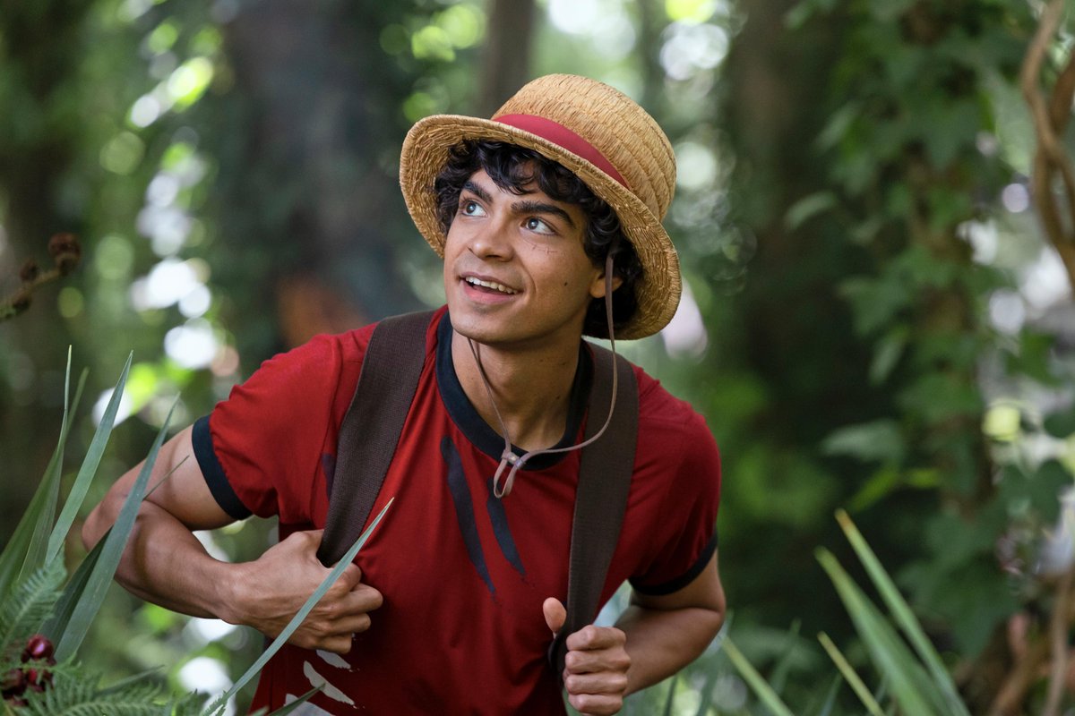 A land frozen in time! 🦕⛰️🦖