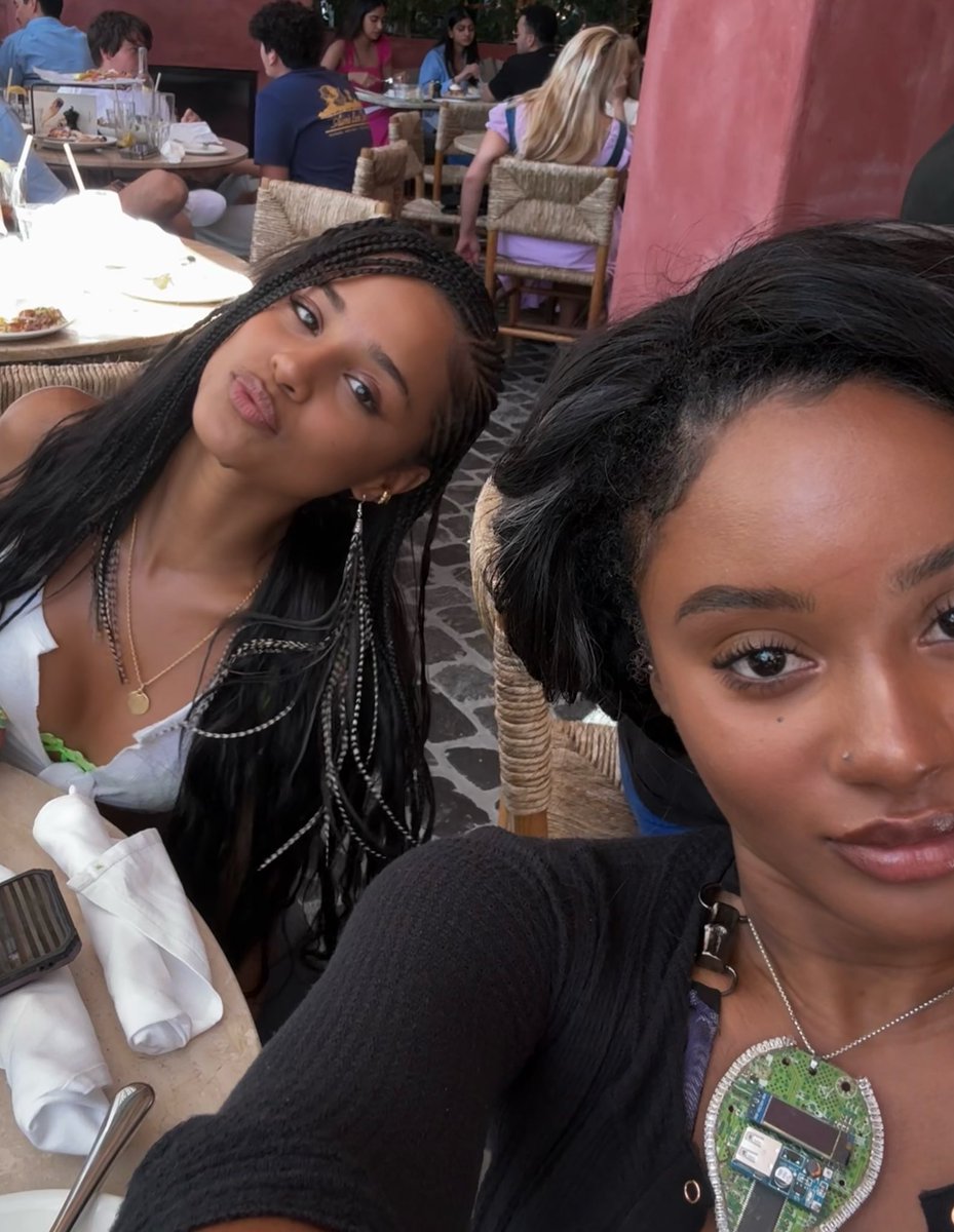 Why don’t we have such pretty artists in Uganda?