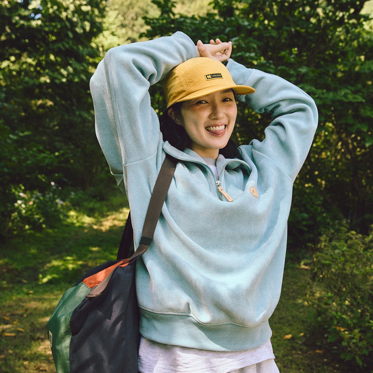 AprilxHazzy's tweet image. Breaking news!!!
Kodak just dropped a bomb!! so many gorgeous Hyeyoon shots! 🤗
Camping with #KimHyeYoon x @Kodak Colorama