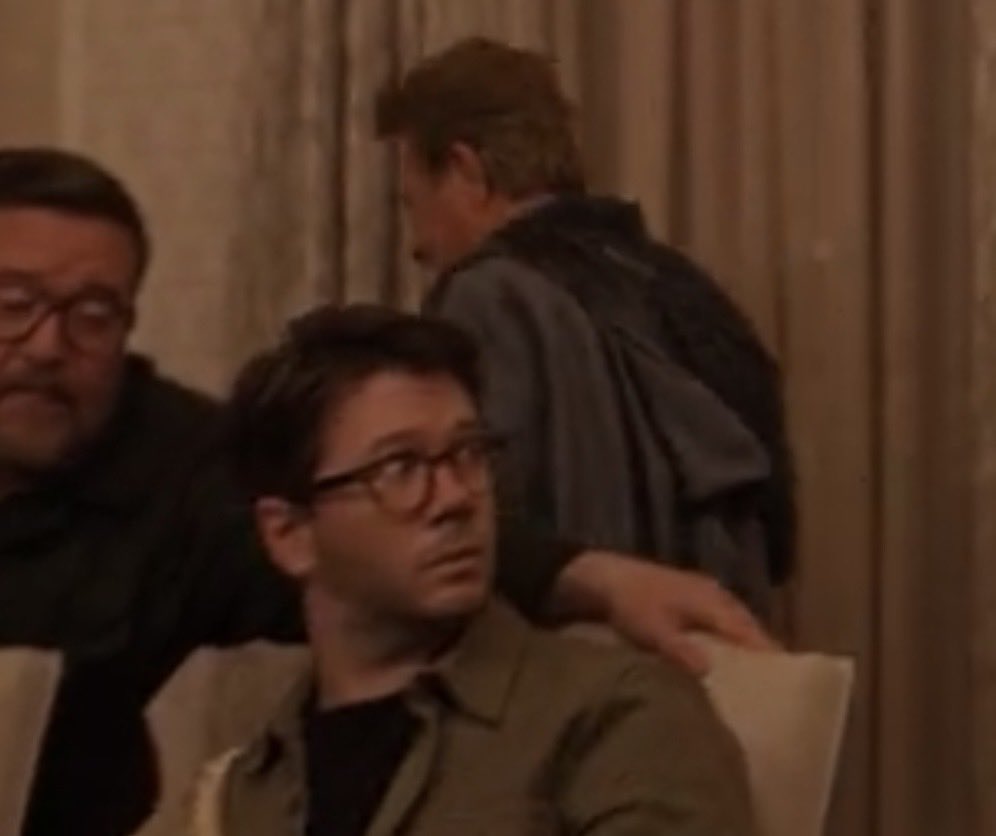 endversetiel's tweet image. low quality photos but theo finally came back to us and judged everyone as he should&amp;lt;3 #omitb