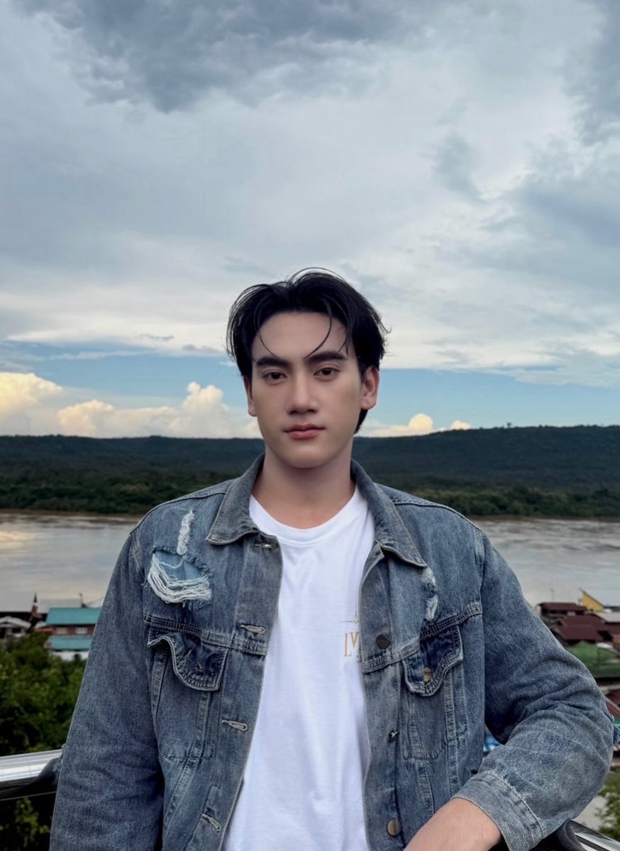 bebbyredd's tweet photo. ซีนนี้ถ่ายวันปิดกล้องแน่ๆ ถ้าเทียบจากรูปน้องปังน่าจะโลเดียวกันแน่ๆ คือพ้ม 😭😭

OST BY FIRSTONE
#จากฝั��OSTเขมจิราต้องรอด https://t.co/JSJGVa4Rnz