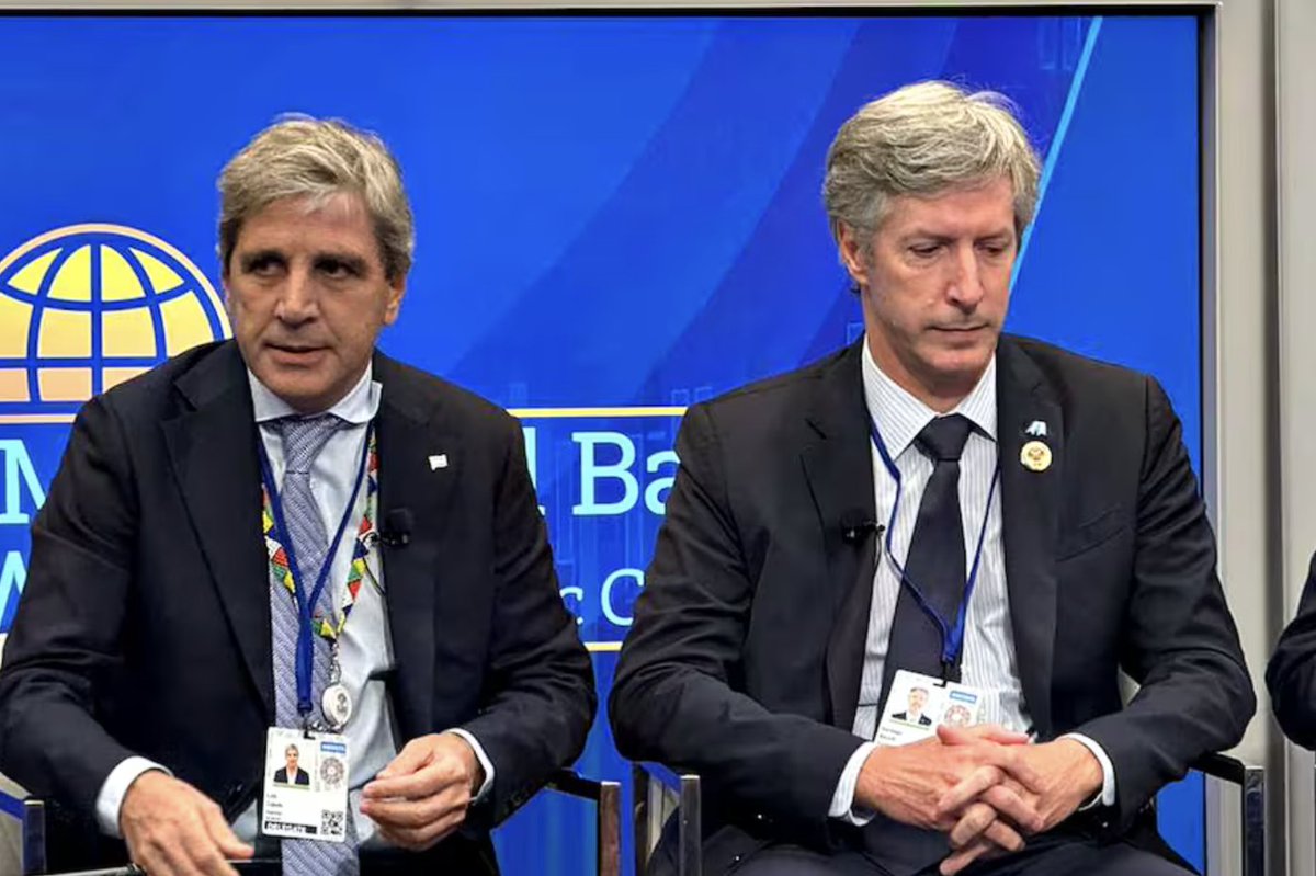 elradar__'s tweet photo. 🚨POLITICA ARGENTINA🚨

Santiago Bausili confirmó que pronto esperan activar la línea de swap por US$20.000 millones

(+) en El Radar: 
https://t.co/j3wMuEcMn5 https://t.co/AJYC0IG0IK