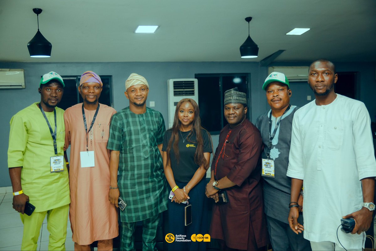 selflesshearts_'s tweet image. #techcon25 #selfless #selflesshearts #viral #tech