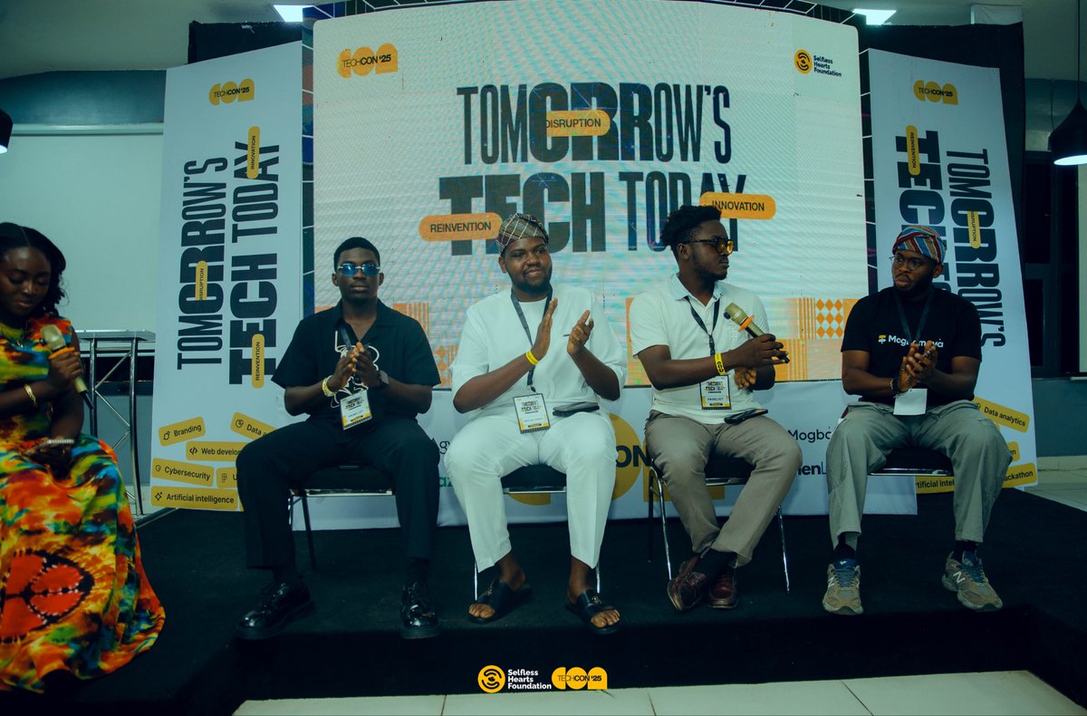 selflesshearts_'s tweet image. #techcon25 #selfless #selflesshearts #viral #tech