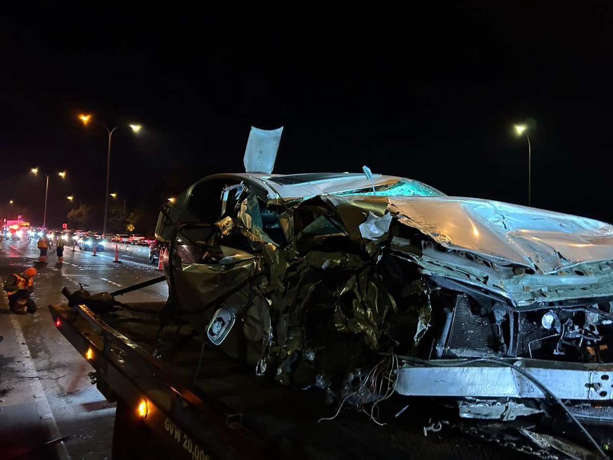 wspd2pio's tweet image. This was the collision NB 405 at SR 522 earlier this morning. A suspected impaired driver ran into an attenuator truck in the construction zone. No injuries. Driver arrested.