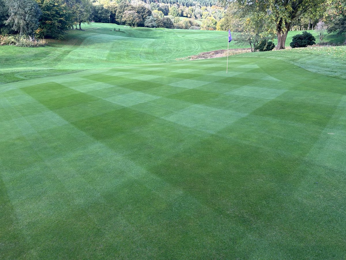Greens switched, debris blown, x2 cut, holes changed, bunkers raked, rough &amp; apps cut, fuel run, few areas plugged and repaired &amp; some more traffic management put in place 🛑 

Nice response from <a href="/AgrovistaAMNTY/">Agrovista Amenity</a> absolute green 3-0-6+9fe 

<a href="/MonmouthshireGC/">MonmouthshireGC</a> <a href="/CallumHutchTurf/">Callum Hutchinson</a>