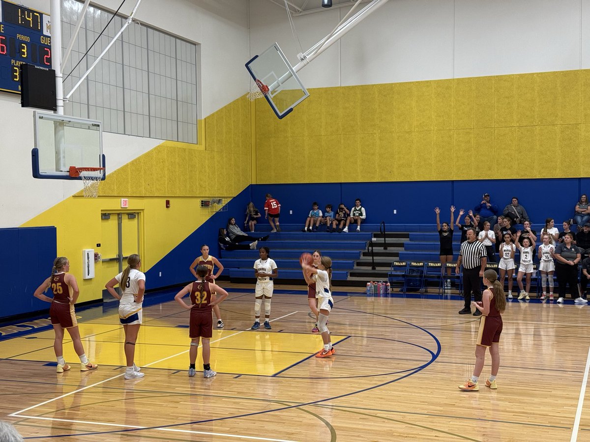 Alexa and the <a href="/MFMSGirlsBball/">MFMS Girls Basketball</a> 7th grade🏀 team went 2-1 last week beating Williamsville and C A&amp;M and losing a tough one to Clinton. Alexa made a season high 13 pts v Clinton. Last night beat A&amp;O and hit two 3’s!  Move to 6-2 on the season!  On to Heyworth! 💪🏼💙🔥
<a href="/MrCoachParks/">Kenny Parks</a>