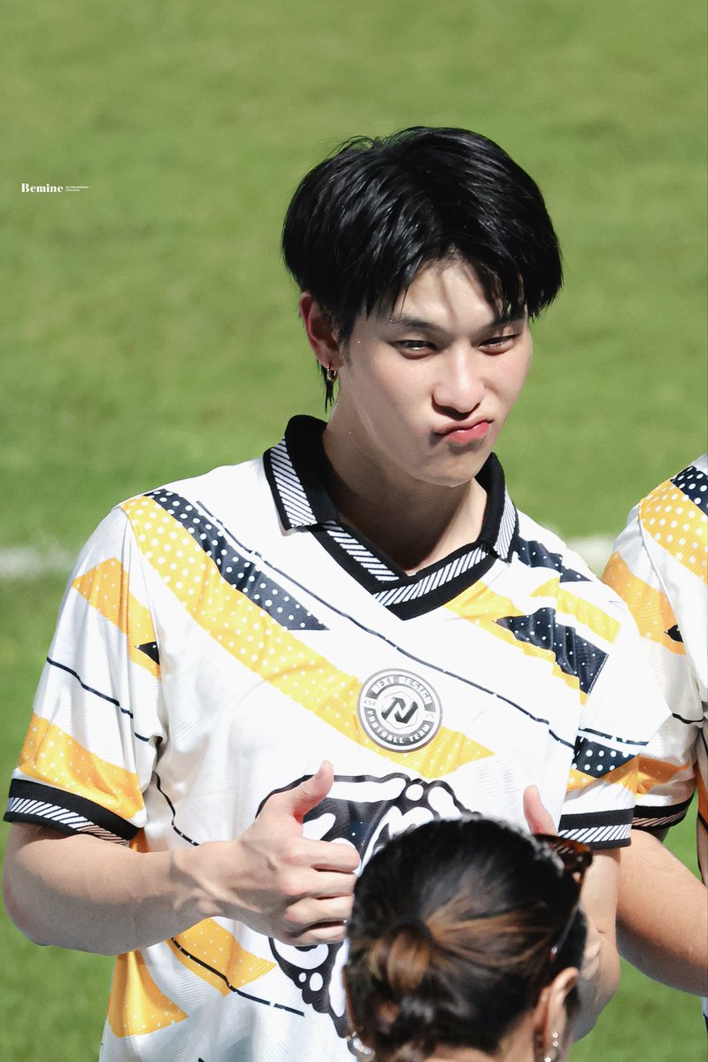 ละดูทำหน้า ฮึ้ยยยมันเขี้ยวว่ะอ้วม