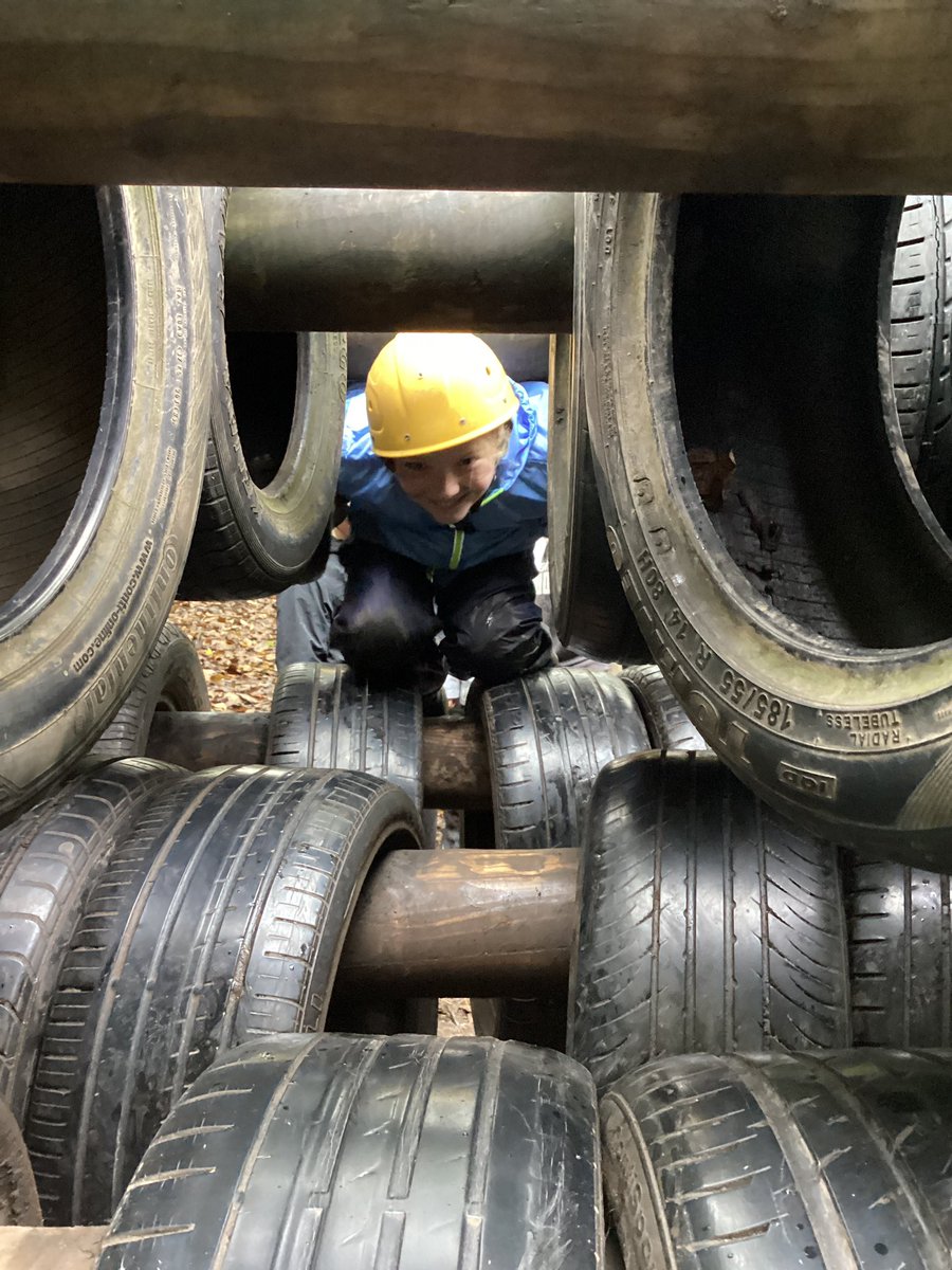 HorwichParishCE's tweet image. Group 11’s third activity- obstacle course… it was extremely muddy! #Lockerbie #hpy6